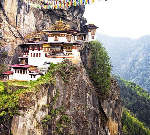 Simply Bhutan Tour by Land (Fly In -Fly Out )